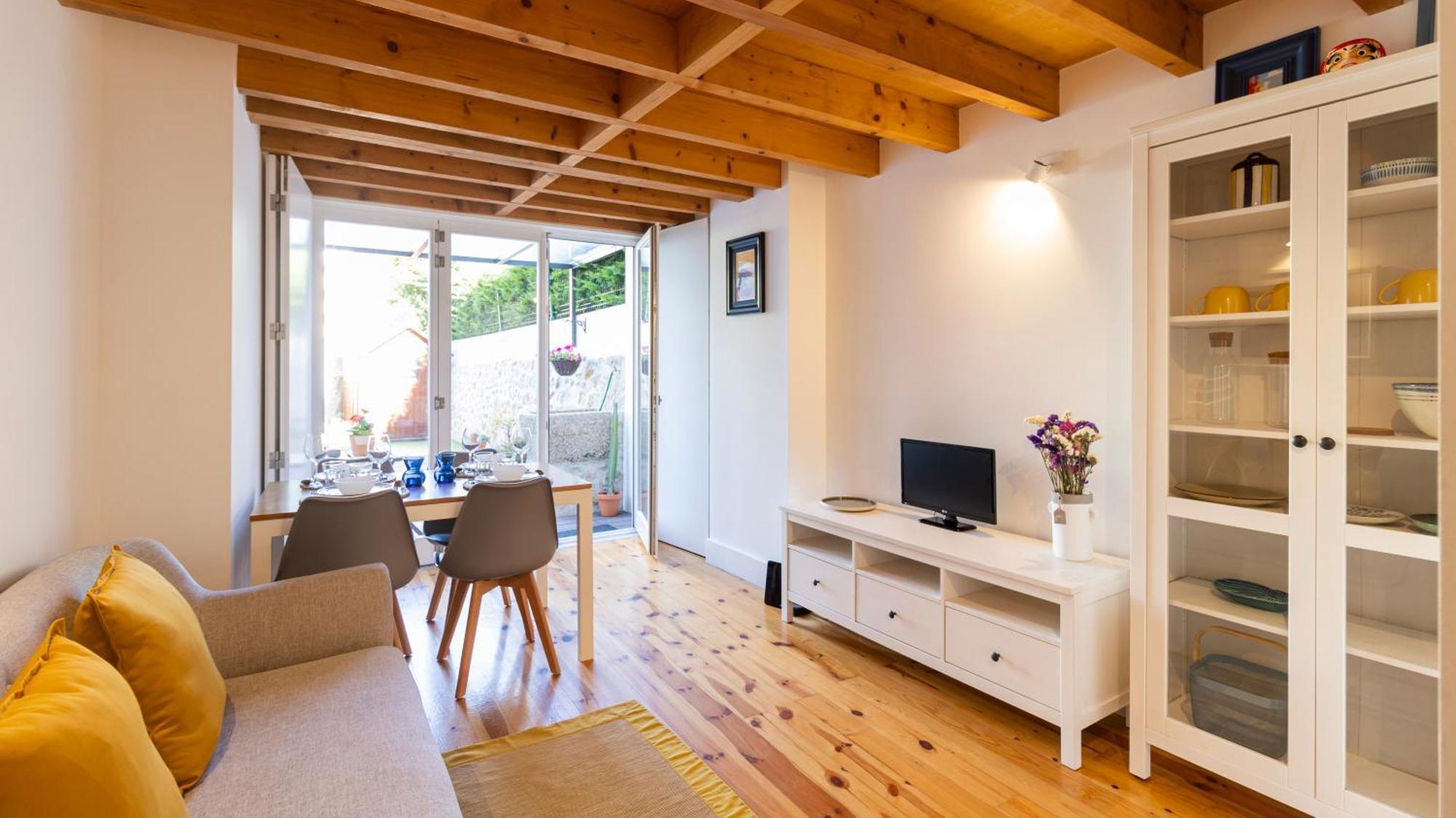 City Center Duplex W Patio By Lovelystay 포르투 외부 사진