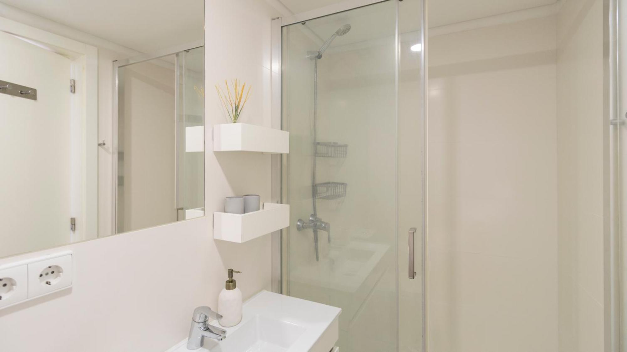 City Center Duplex W Patio By Lovelystay 포르투 외부 사진