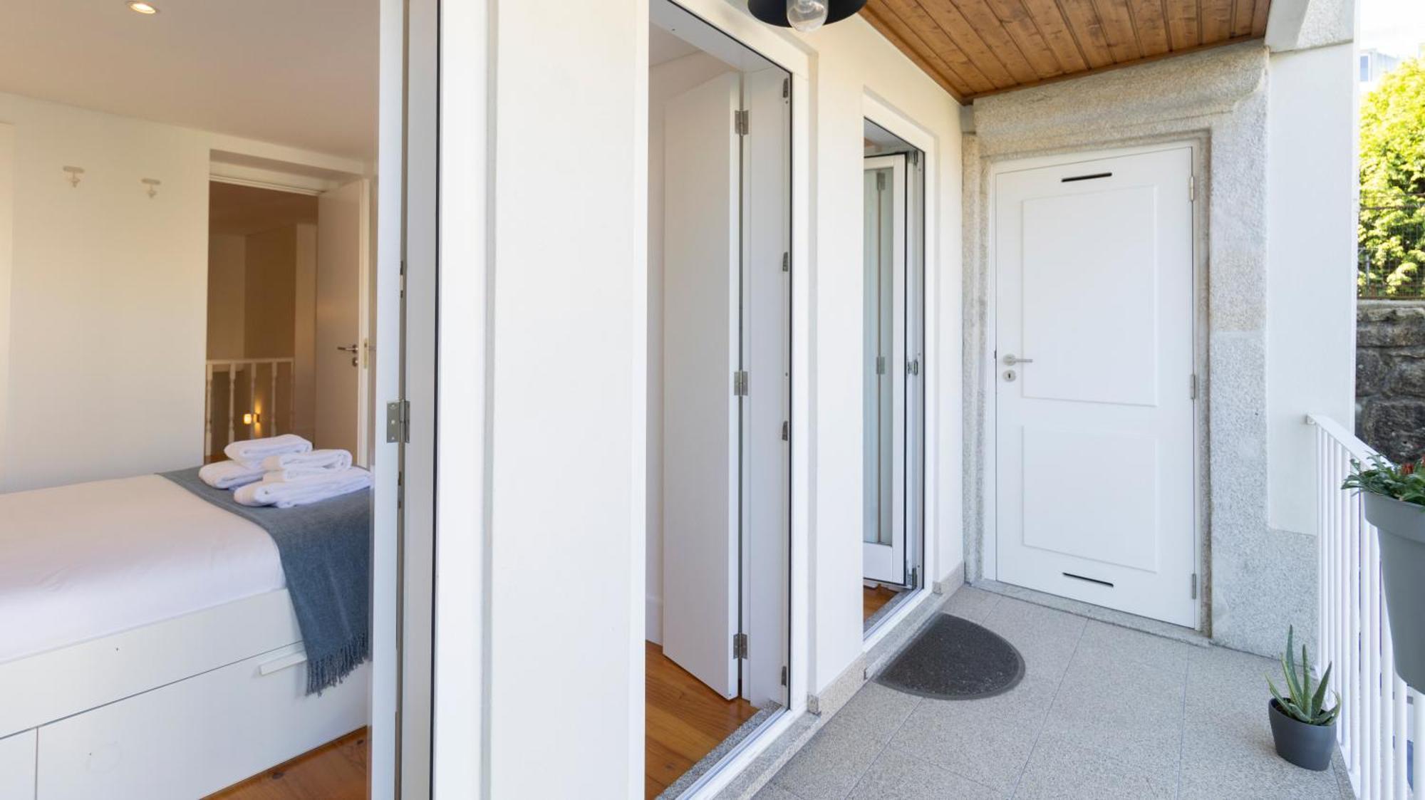 City Center Duplex W Patio By Lovelystay 포르투 외부 사진