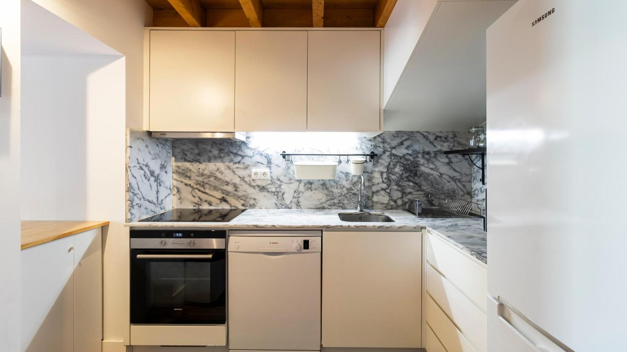City Center Duplex W Patio By Lovelystay 포르투 외부 사진