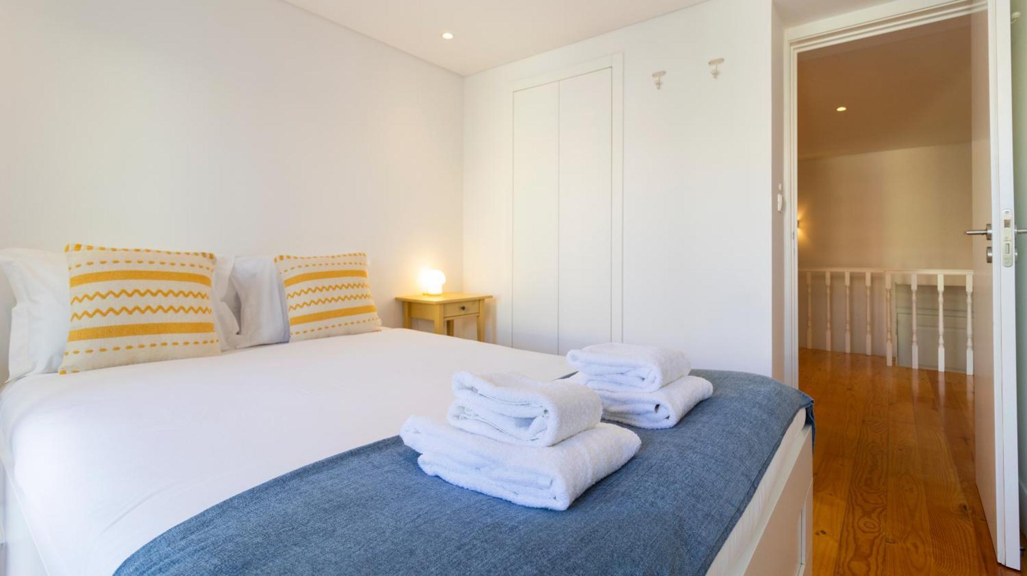 City Center Duplex W Patio By Lovelystay 포르투 외부 사진